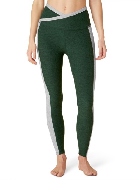 Leggings Midi De Cintura Alta Block Out De Beyond Yoga Mujer Verde Rei Co-op