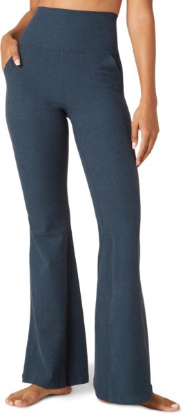 Pantalones Acampanados De Cintura Alta All Day Spacedye De Beyond Yoga Mujer Rei Co-op Azul Marino