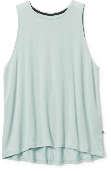 En La Parte Superior Activa Del Tanque De Las Mujeres Rei Co-op Sea